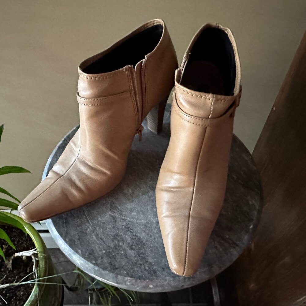 STYLE & CO Women's Tan Booties ~ Size 7